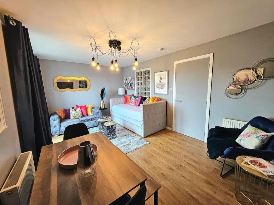 4 Separate Beds, Sleeps 6, Beautiful 2 Bed Apt Appartement Edinburgh Buitenkant foto