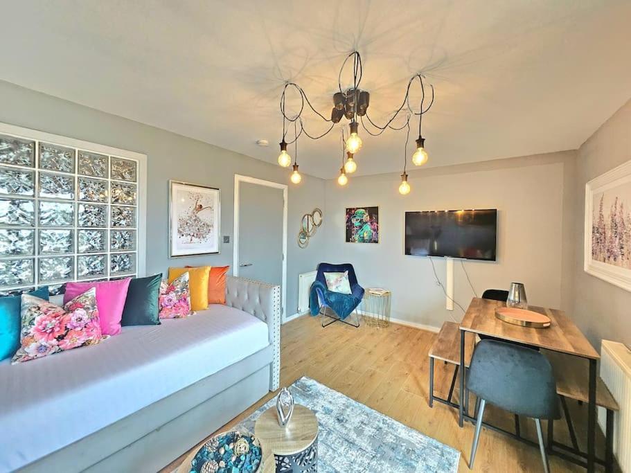 4 Separate Beds, Sleeps 6, Beautiful 2 Bed Apt Appartement Edinburgh Buitenkant foto