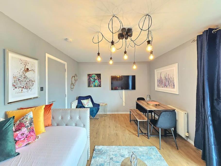 4 Separate Beds, Sleeps 6, Beautiful 2 Bed Apt Appartement Edinburgh Buitenkant foto